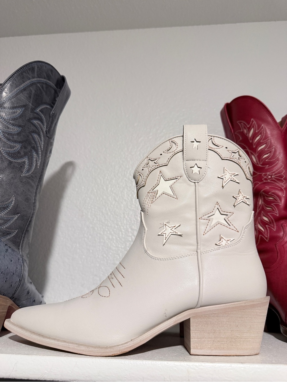 Mi.iM White/Cream Western Moon and Star Embroidered Ankle Cowboy Boots Size 10 - Picture 9 of 12